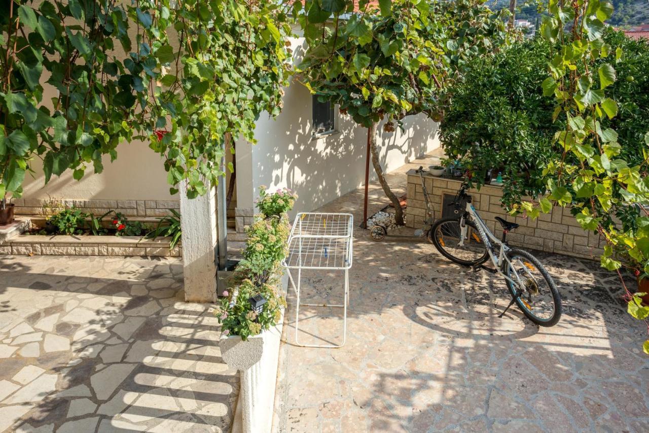 Apartments And Rooms With Parking Space Marina, Trogir - 5953 エクステリア 写真