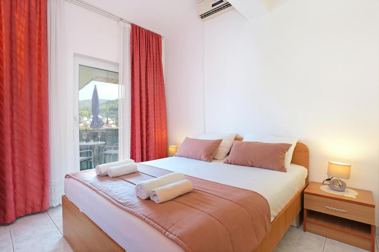 Apartments And Rooms With Parking Space Marina, Trogir - 5953 エクステリア 写真